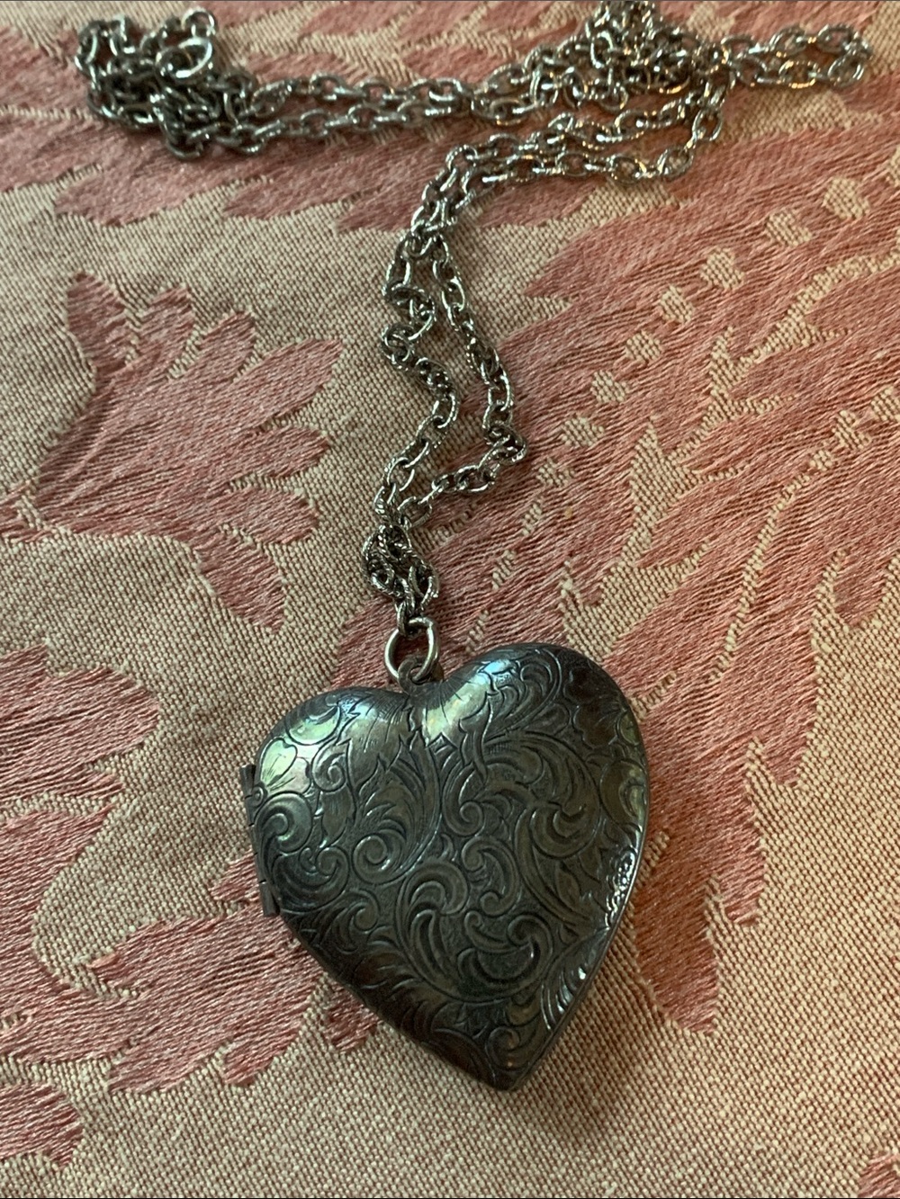 Antique-Style Engraved Heart Locket Necklace in Silver